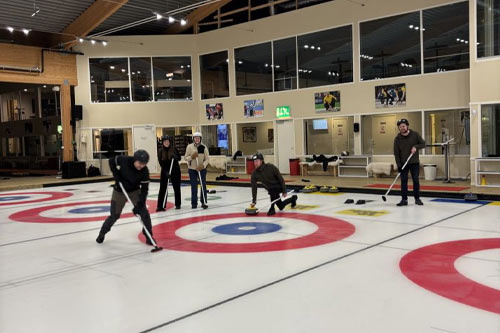 Teamet spelar curling